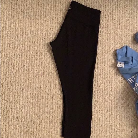 Lulu Lemon Capri Leggings - Picture 1 of 3